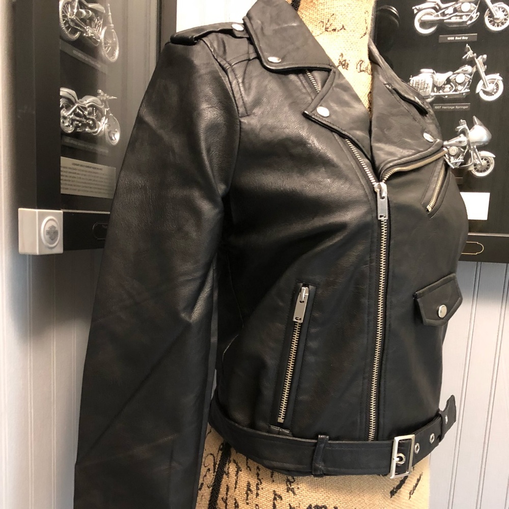 🌟HOST PICK🌟Moto Jacket In Faux Leather - Picture 7 of 8